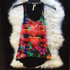 CHARLOTTE cut out back sleeveless top M /Medium 🌟